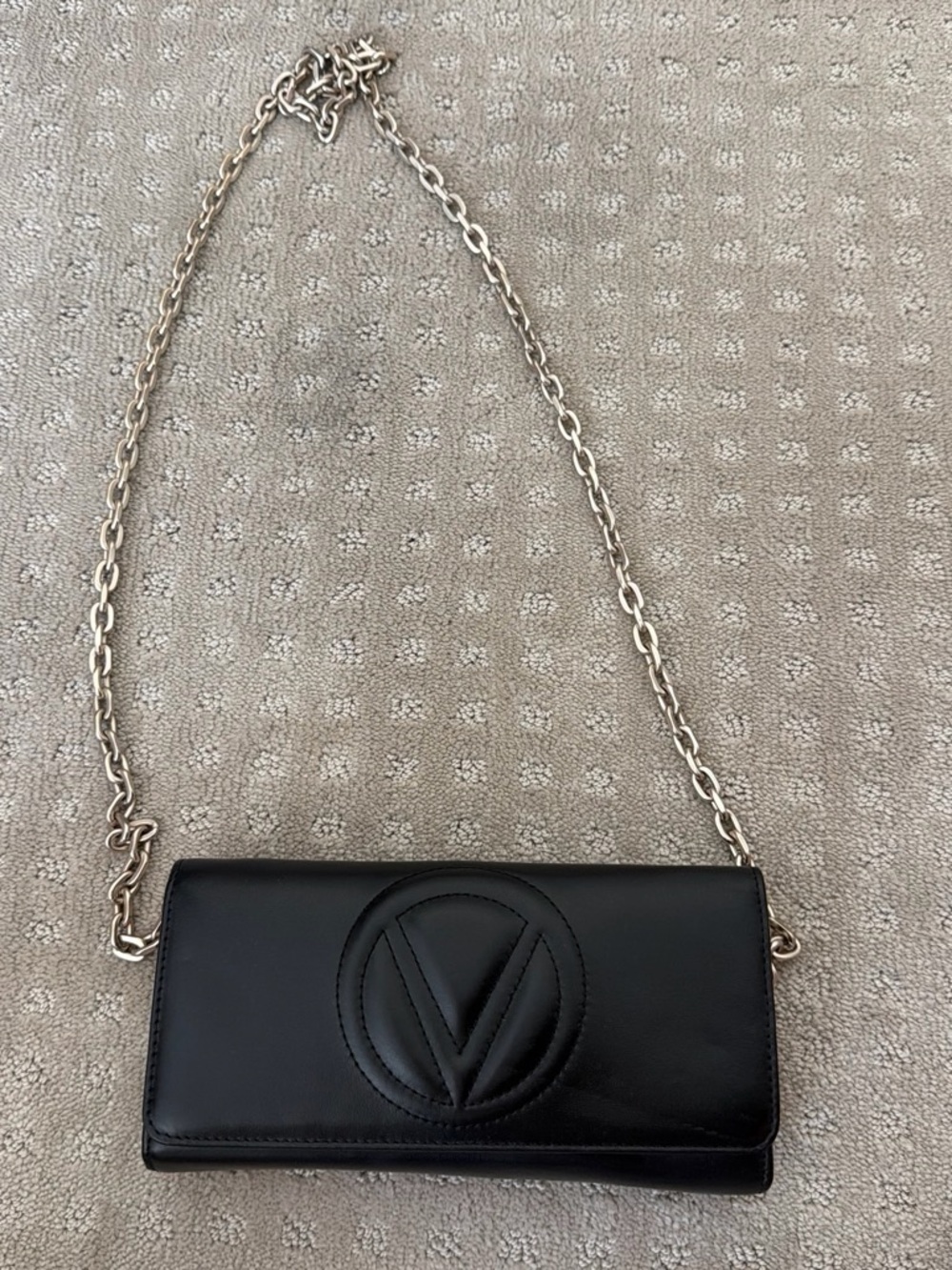 Valentino
Black Leather Crossbody with Silver Chain